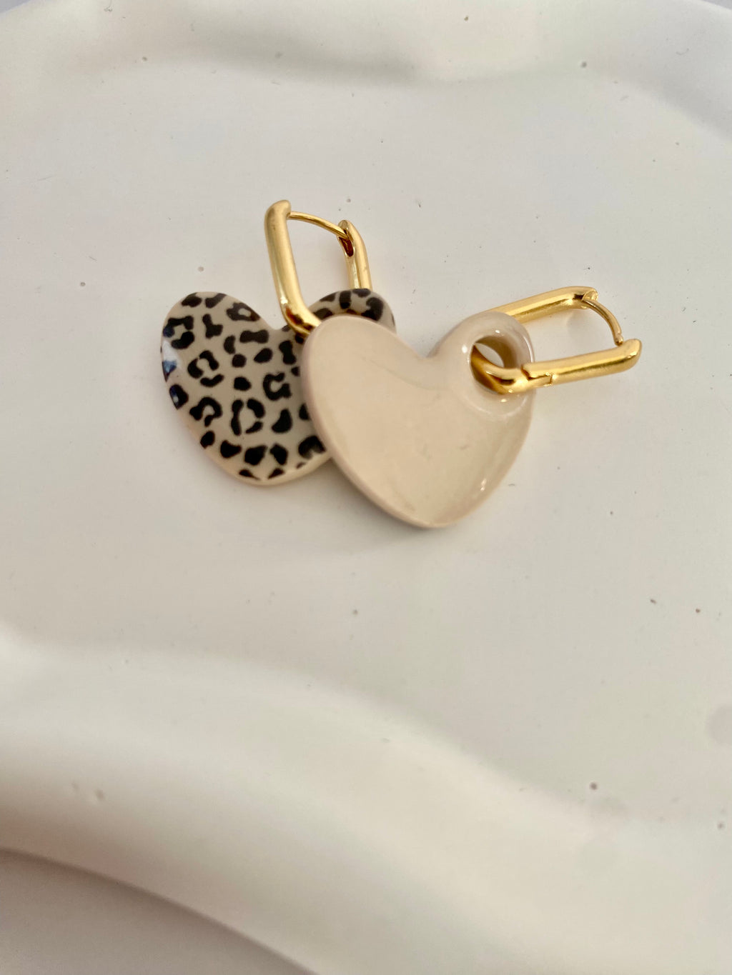 Boucles d'oreilles coeur léopard - beige noir