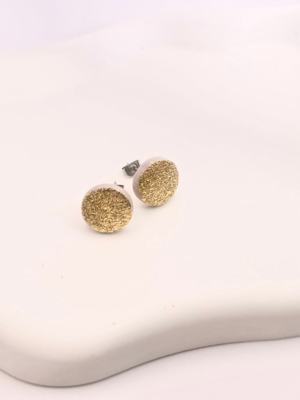 Boucle d'oreille feuille d'or zoom