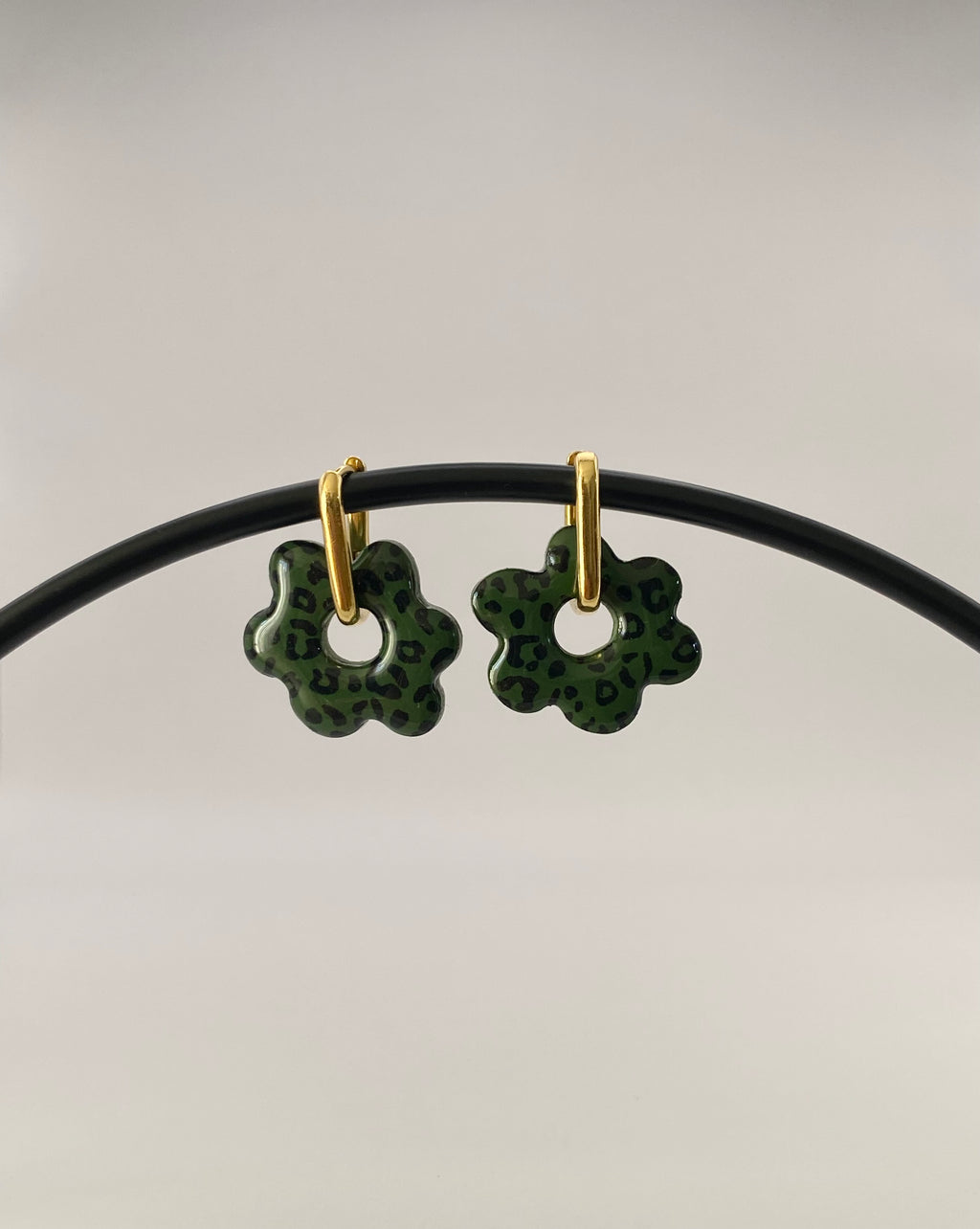 Boucles d'oreilles fleurs motif léopard et couleur au choix