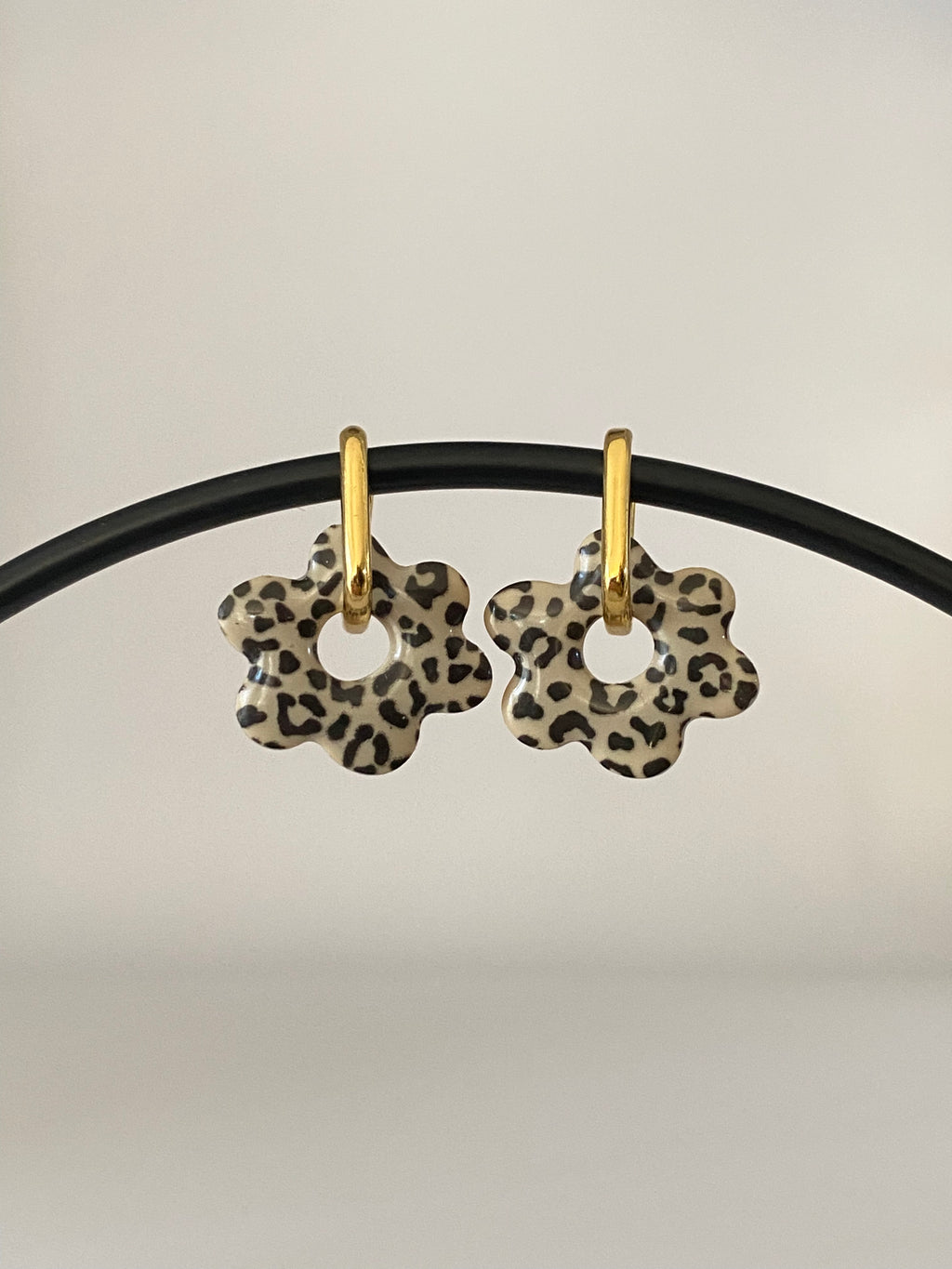 Boucles d'oreilles fleurs motif léopard et couleur au choix