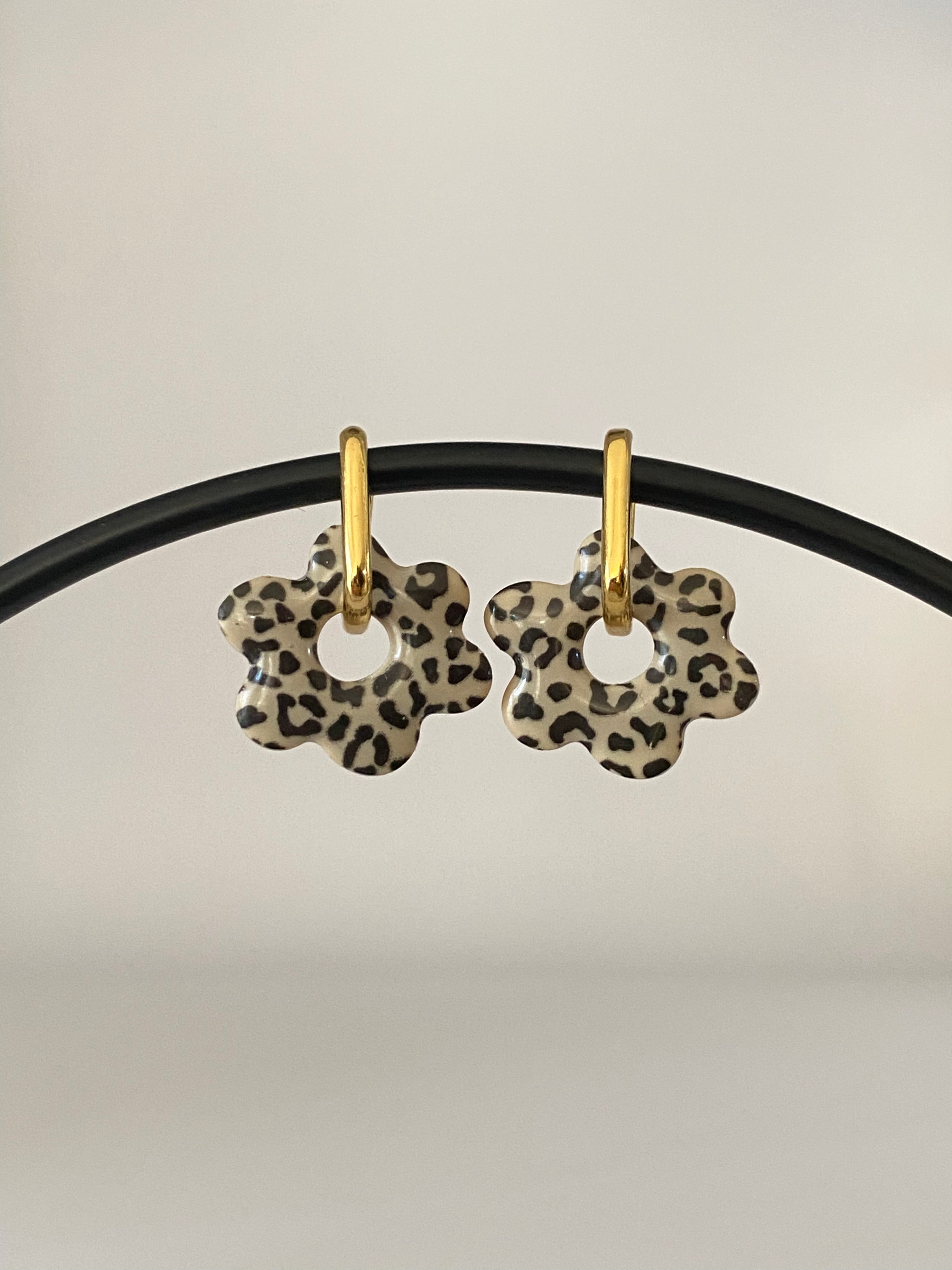 Boucles d'oreilles fleurs motif léopard et couleur au choix