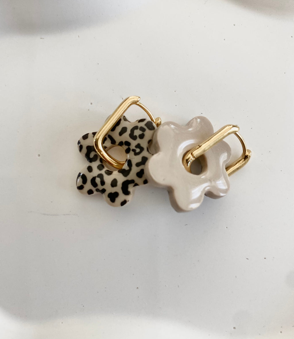 Boucles d'oreilles fleurs motif léopard et couleur au choix