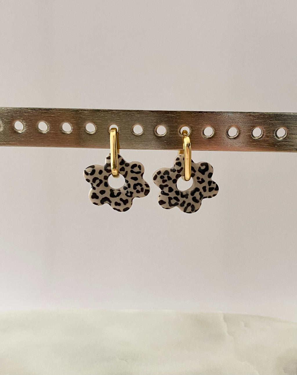 Boucles d'oreilles fleurs motif léopard et couleur au choix