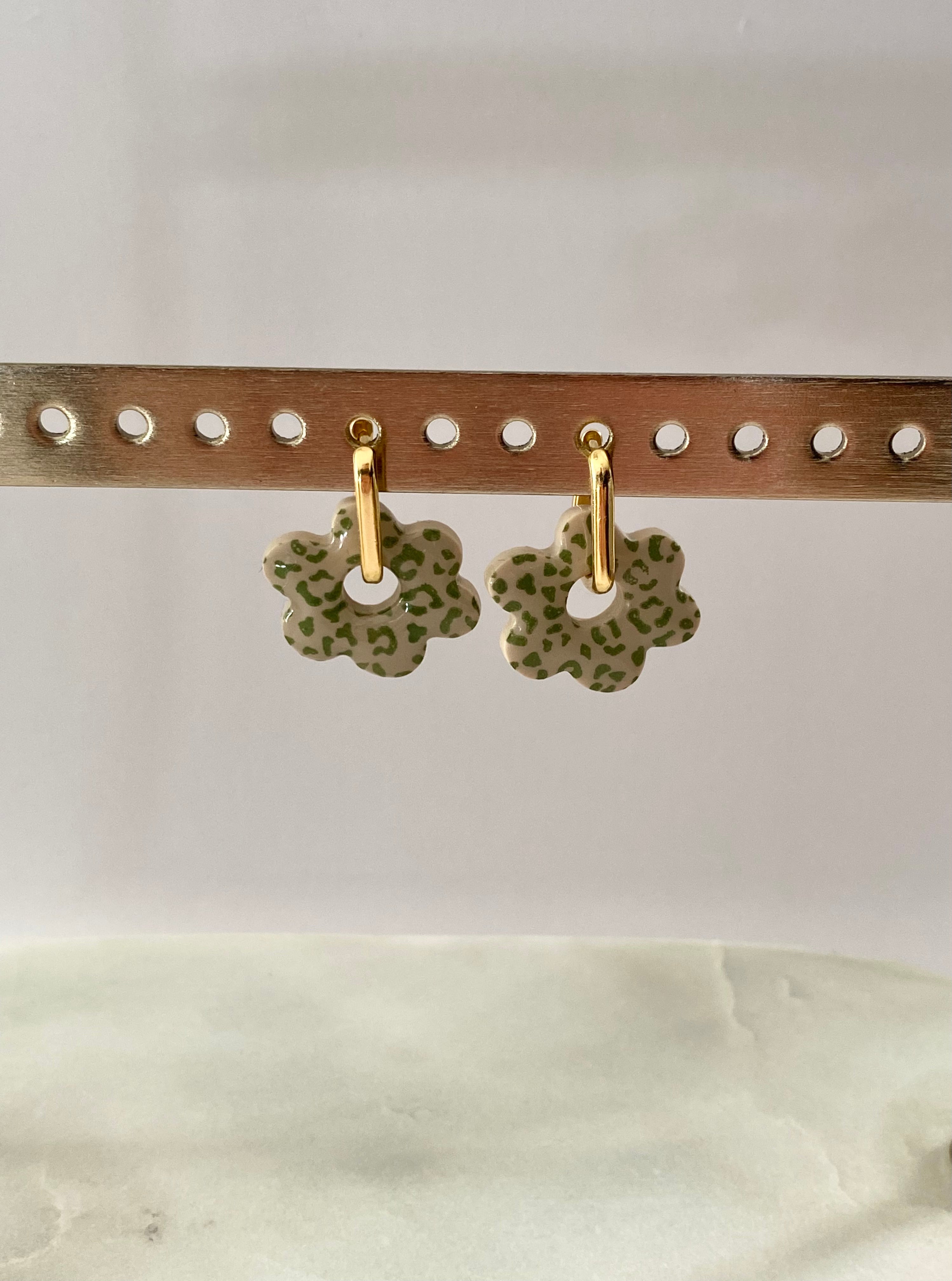 Boucles d'oreilles fleurs motif léopard et couleur au choix
