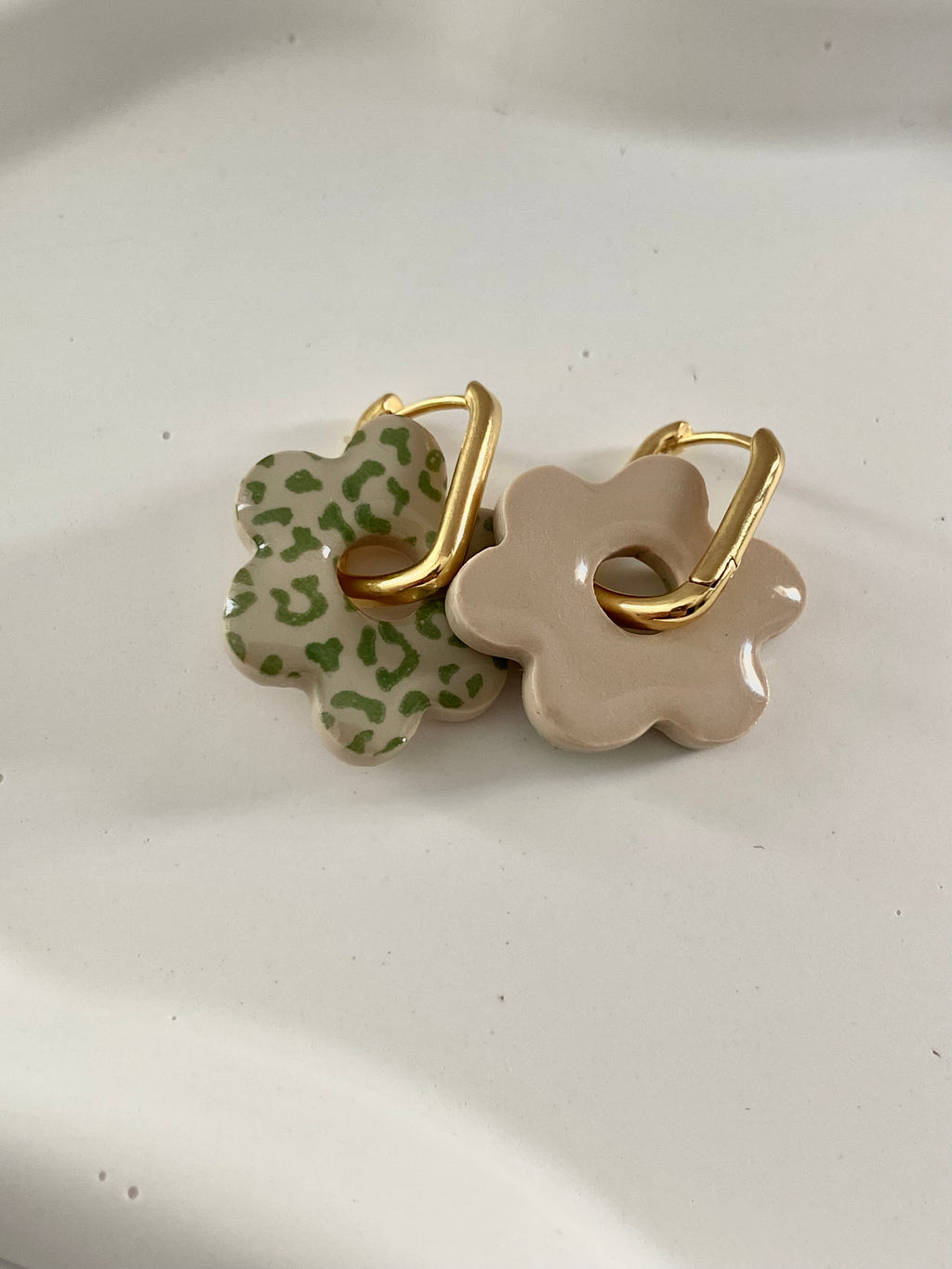 Boucles d'oreilles fleurs motif léopard et couleur au choix