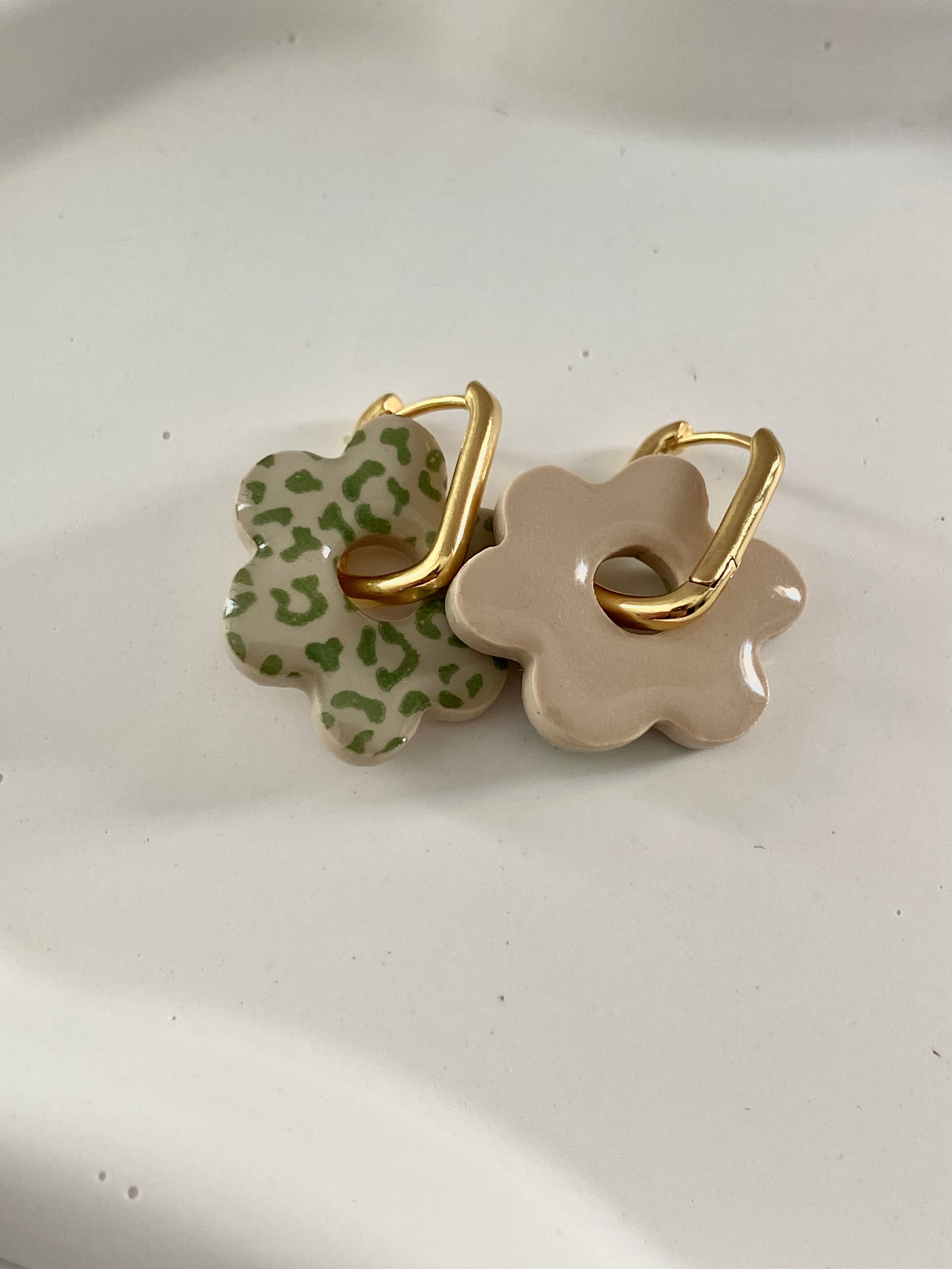 Boucles d'oreilles fleurs motif léopard et couleur au choix