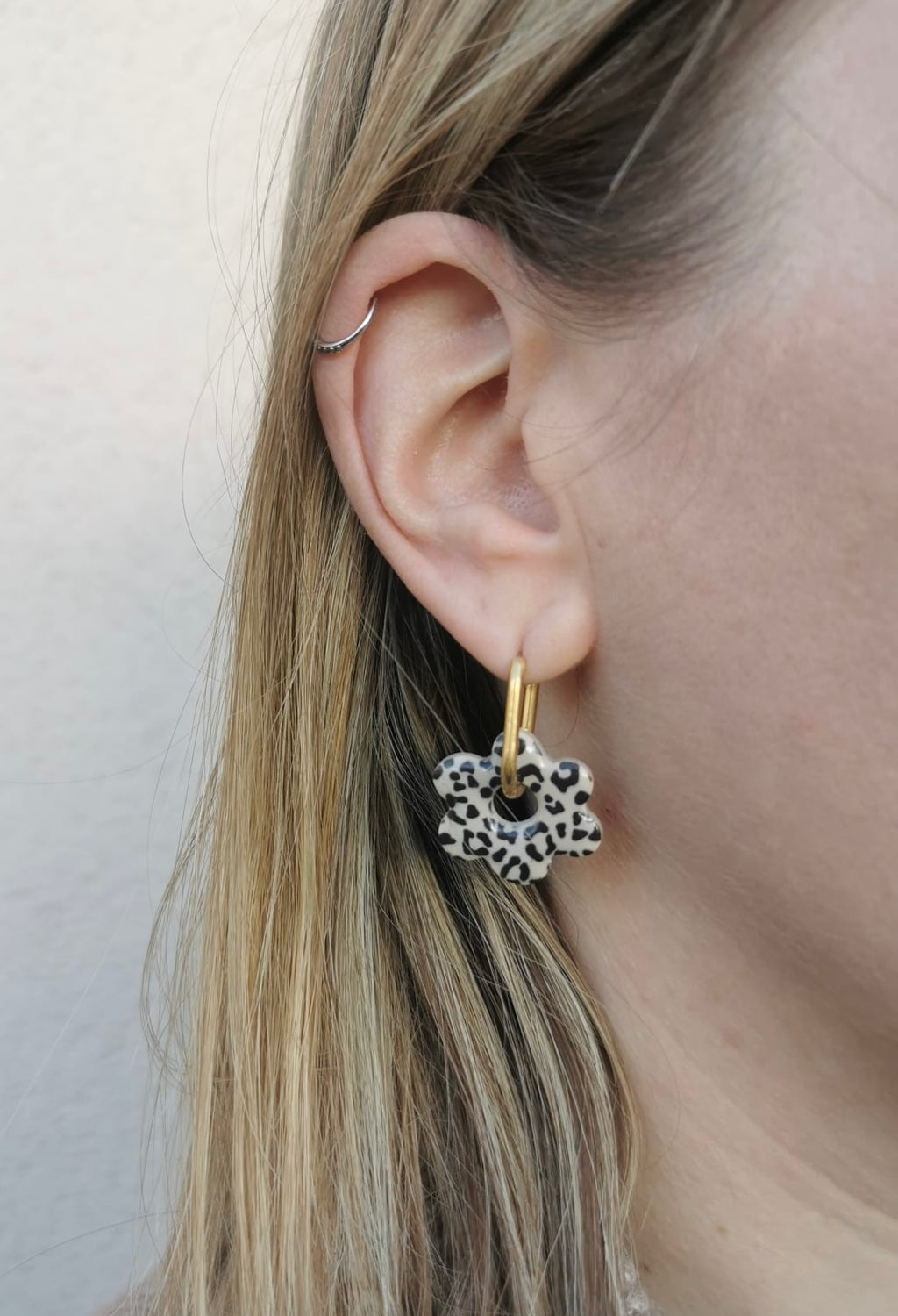 Boucles d'oreilles fleurs motif léopard et couleur au choix