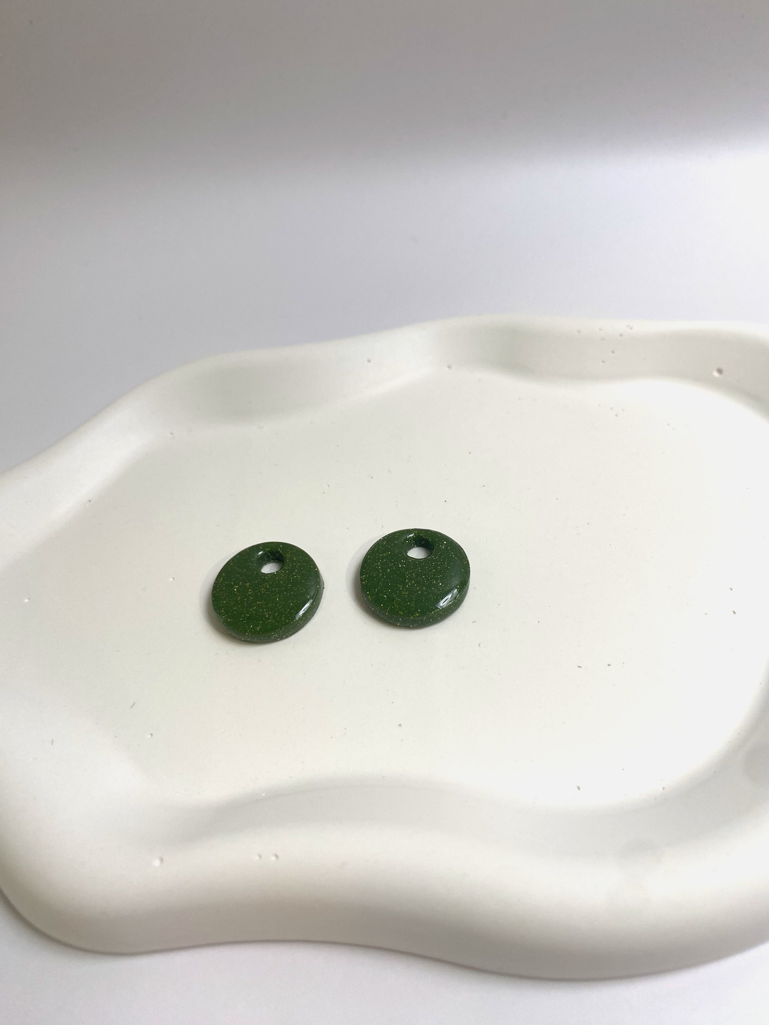 boucle d'oreille Dimensions 1,5 cm pastille ronde boucles d'oreilles vert olive m 5 créaion