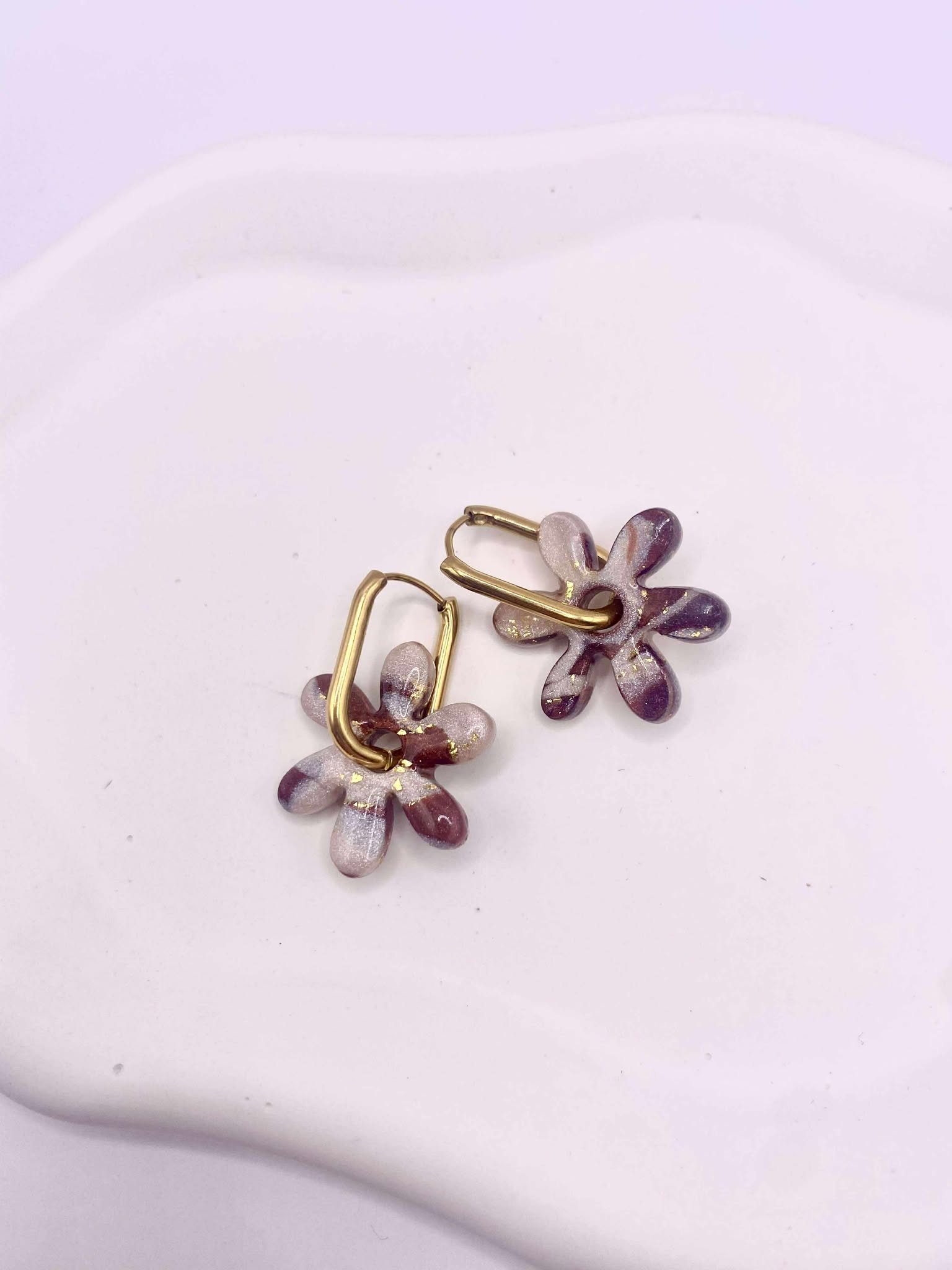 Boucle d'oreille fleur pop bronze or 