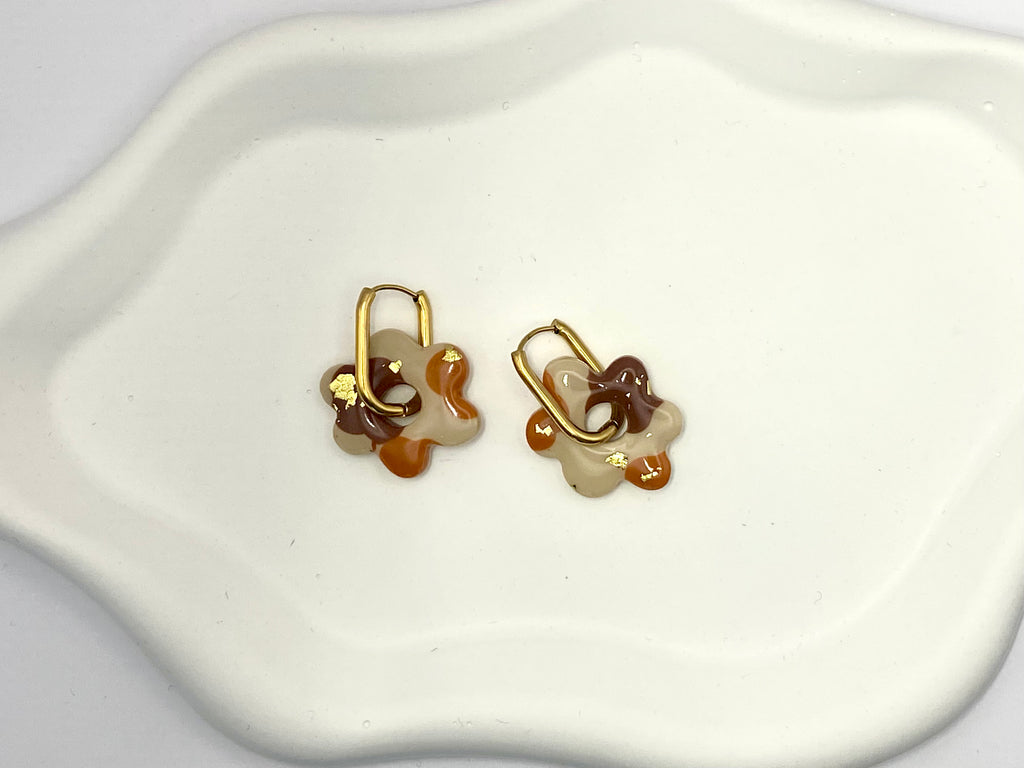 Boucle d'oreille beige marron et orange créoles or