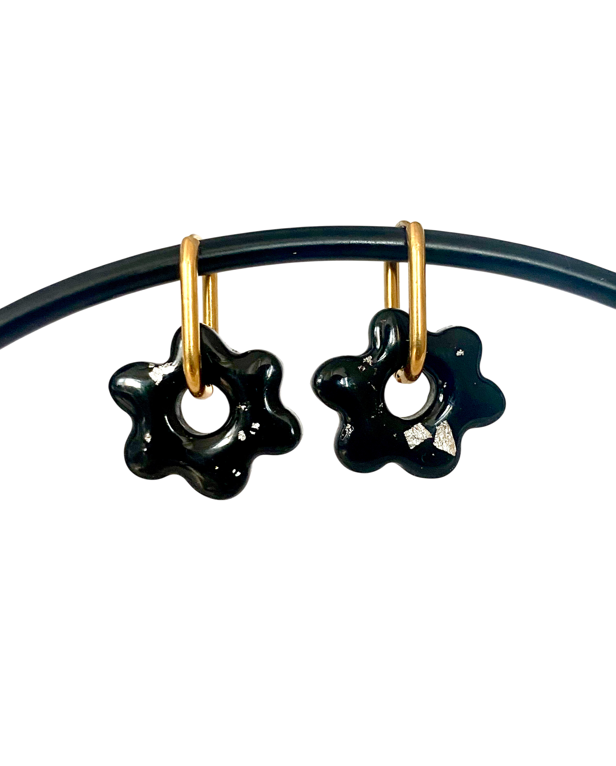 Boucle d'oreille noire avec argent