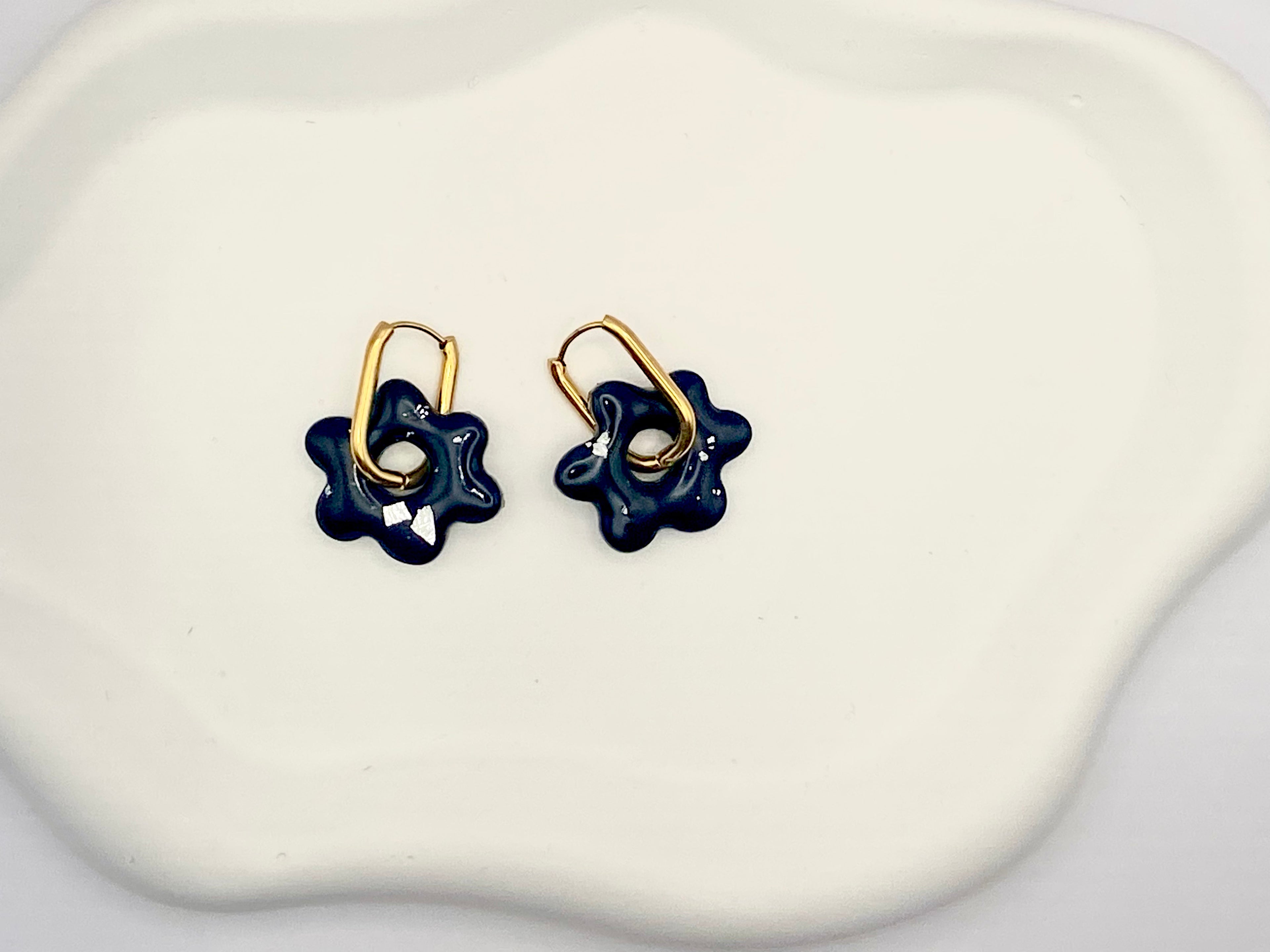 Boucle d'oreille noire avec argent