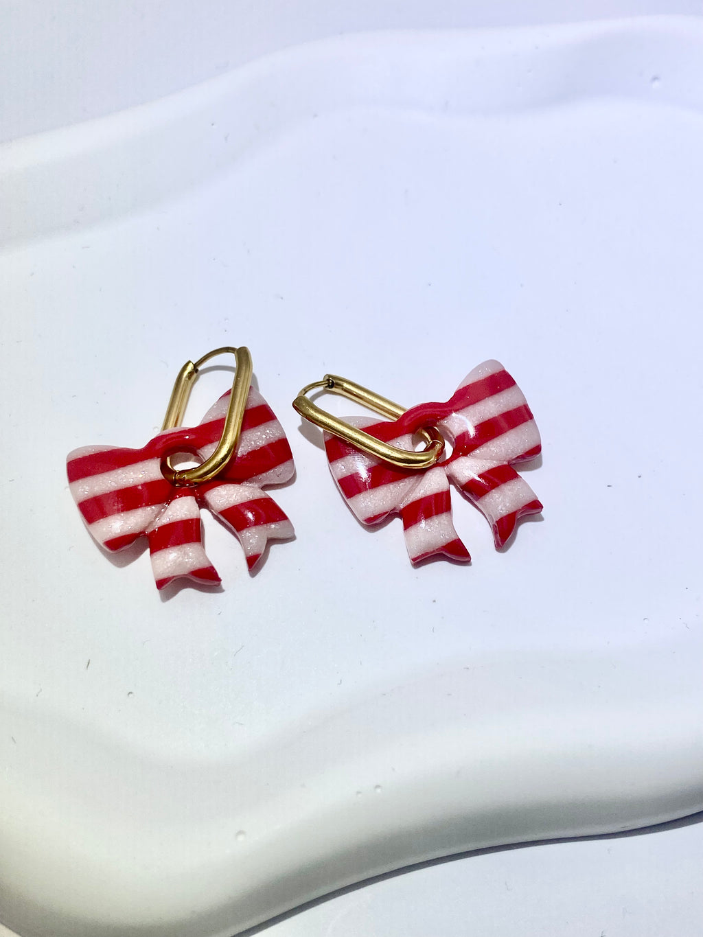 Boucles d'Oreilles Noeud Rayé Rouge et Blanc