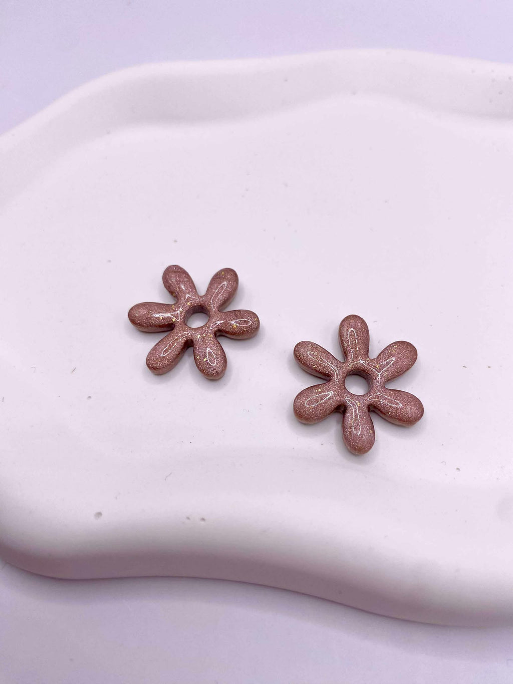 Boucle d'oreille rose paillette pampille seule