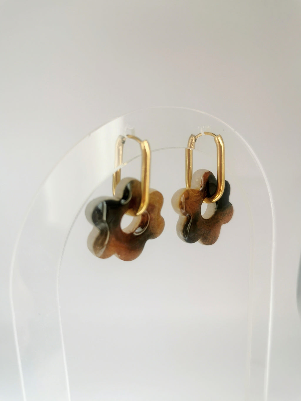 Boucles d'Oreilles Fleur effet tortoise, Bijou Fait Main en France, Acier Inoxydable 304L