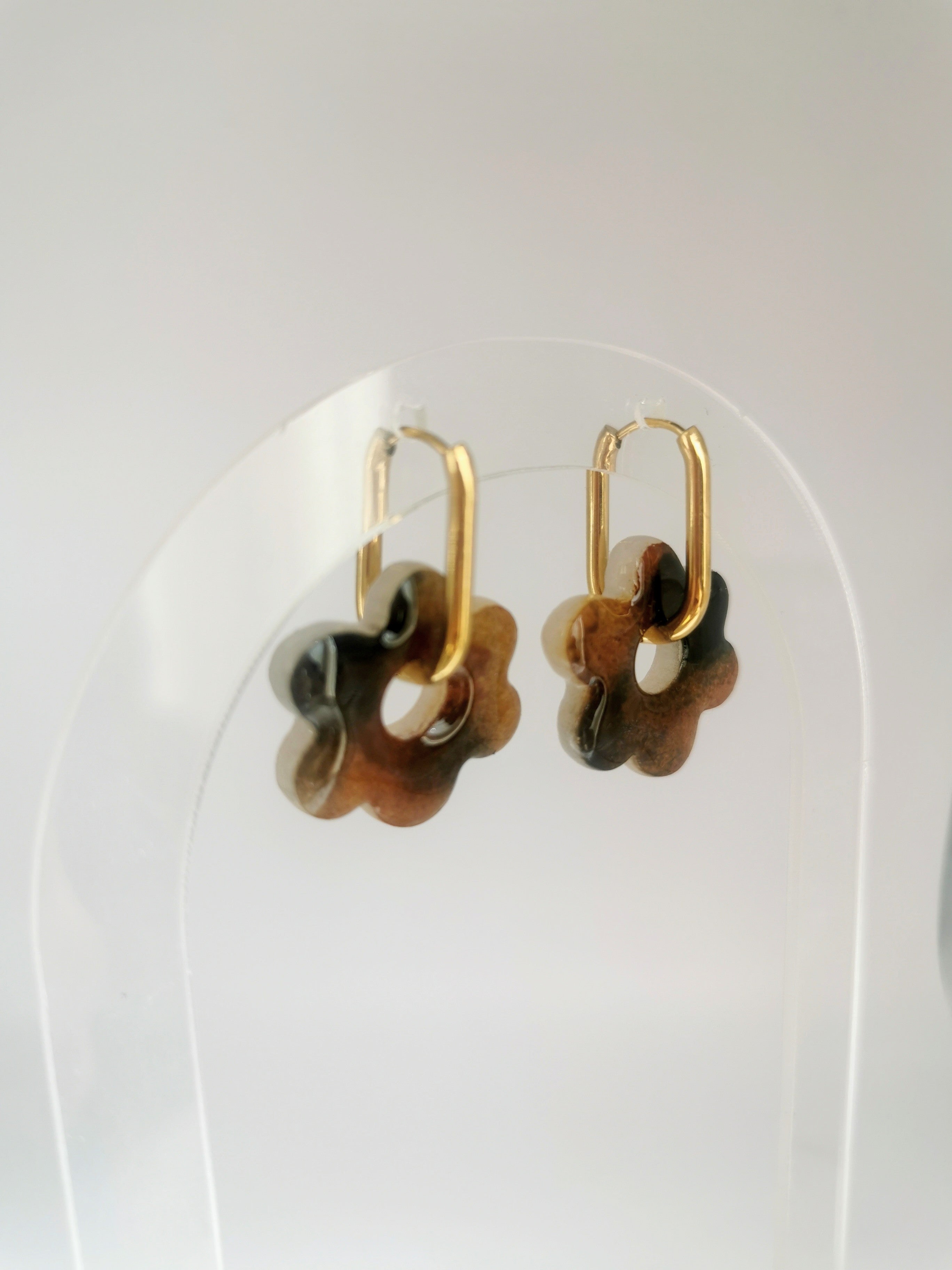 Boucles d'Oreilles Fleur effet tortoise, Bijou Fait Main en France, Acier Inoxydable 304L