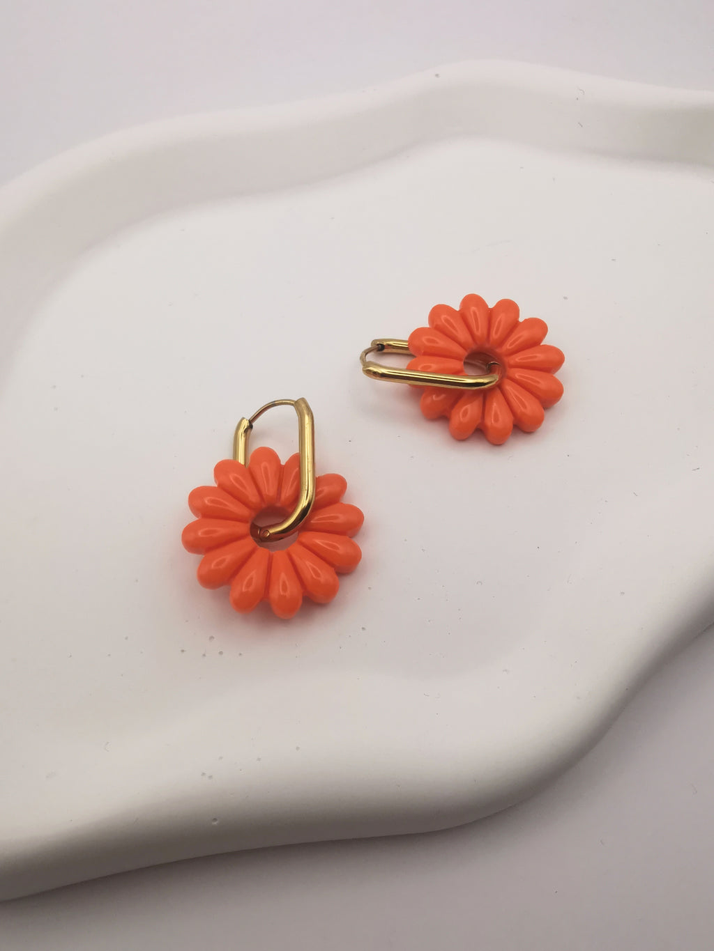 Boucles d'Oreilles Marguerite orange, Bijou Fait Main en France, Acier Inoxydable 304L