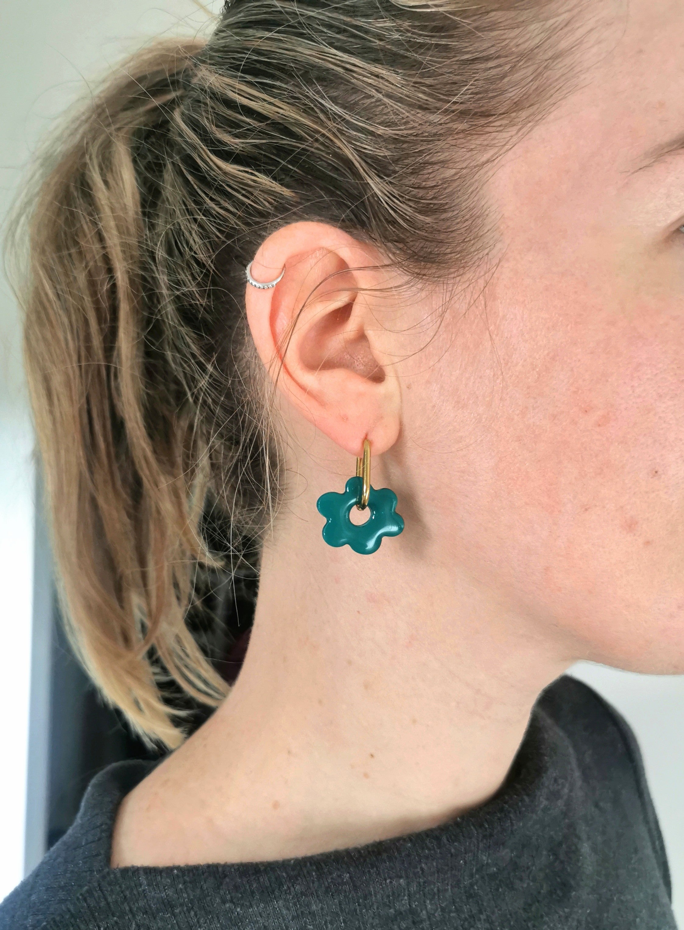 Boucles d'Oreilles Fleur vert émeraude, Bijou Fait Main en France, Acier Inoxydable 304L