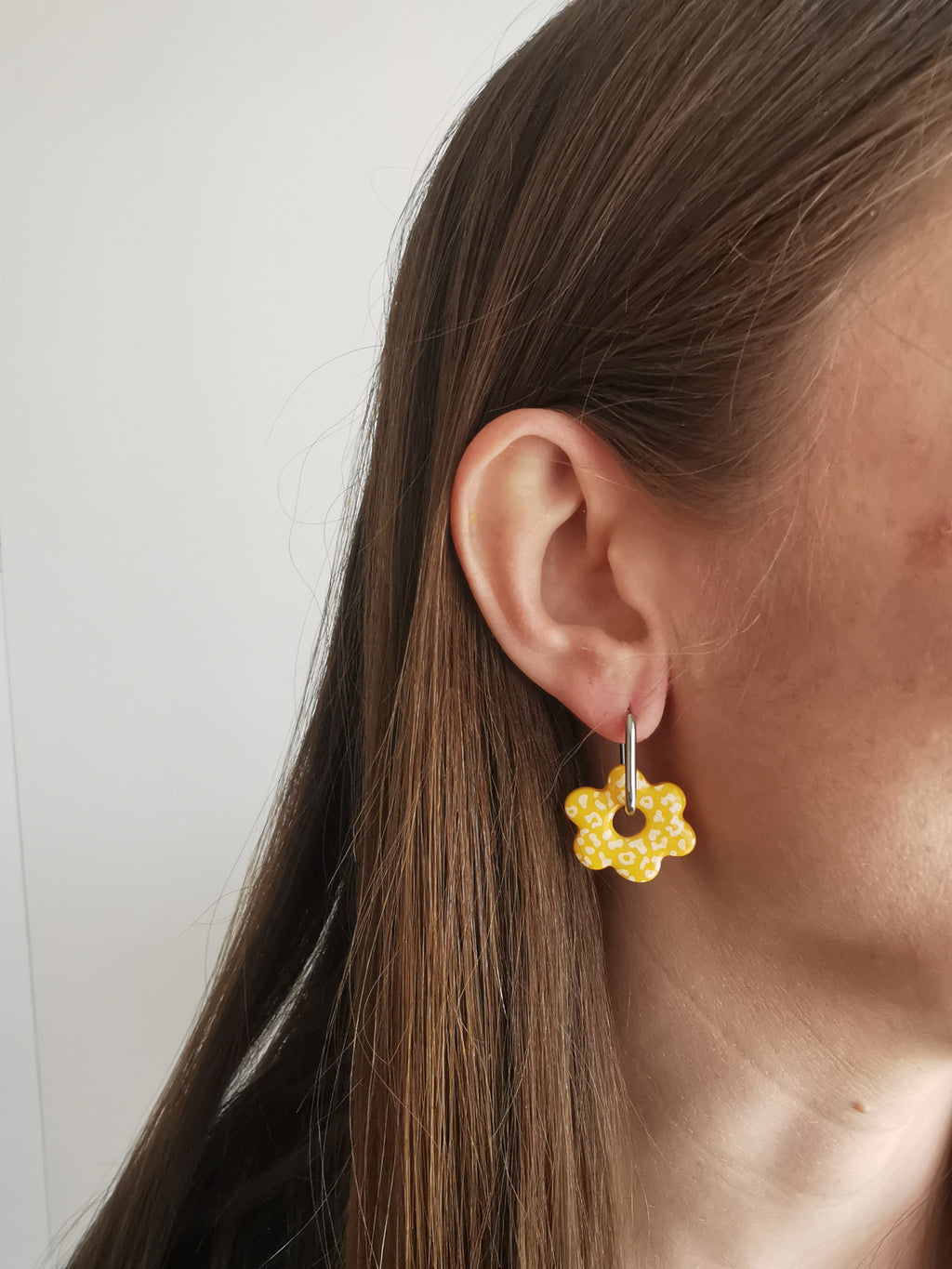Boucles d'Oreilles Fleur léopard jaune, Bijou Fait Main en France, Acier Inoxydable 304L