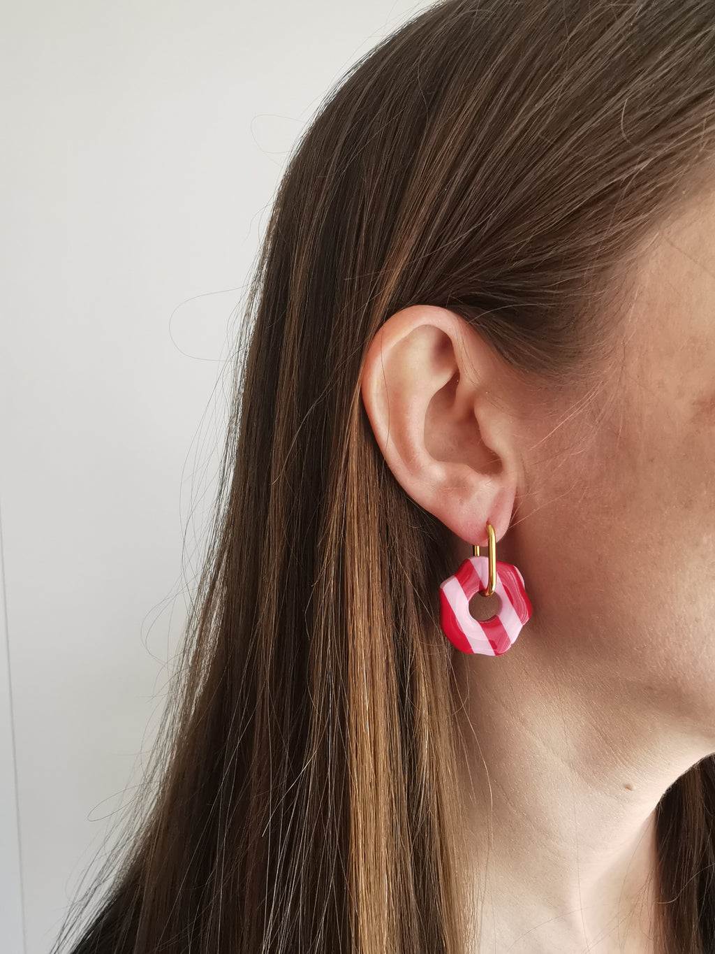 Boucles d'Oreilles Rondes "Wavy" rayées Rouge/Rose , Bijou Fait Main en France, Acier Inoxydable 304L