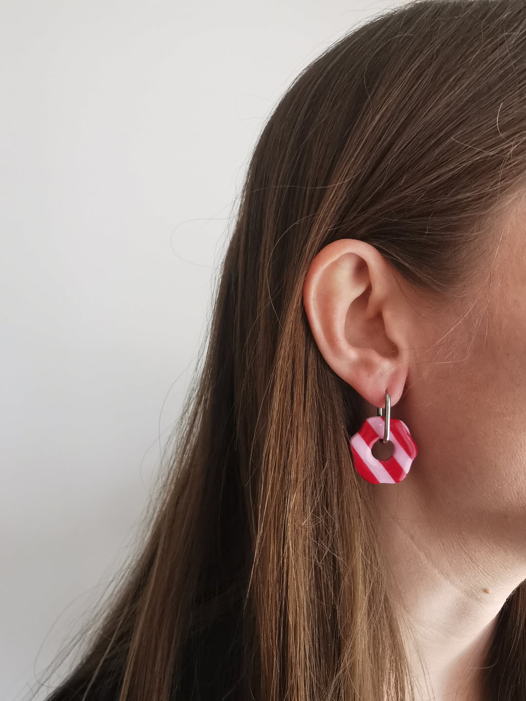 Boucles d'Oreilles Rondes "Wavy" rayées Rouge/Rose , Bijou Fait Main en France, Acier Inoxydable 304L