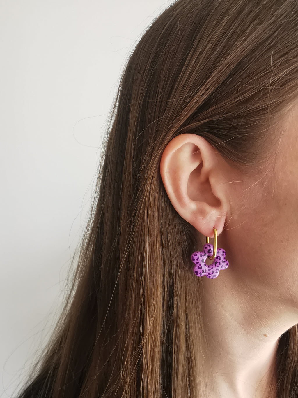 Boucles d'Oreilles Fleur léopard lilas, Bijou Fait Main en France, Acier Inoxydable 304L