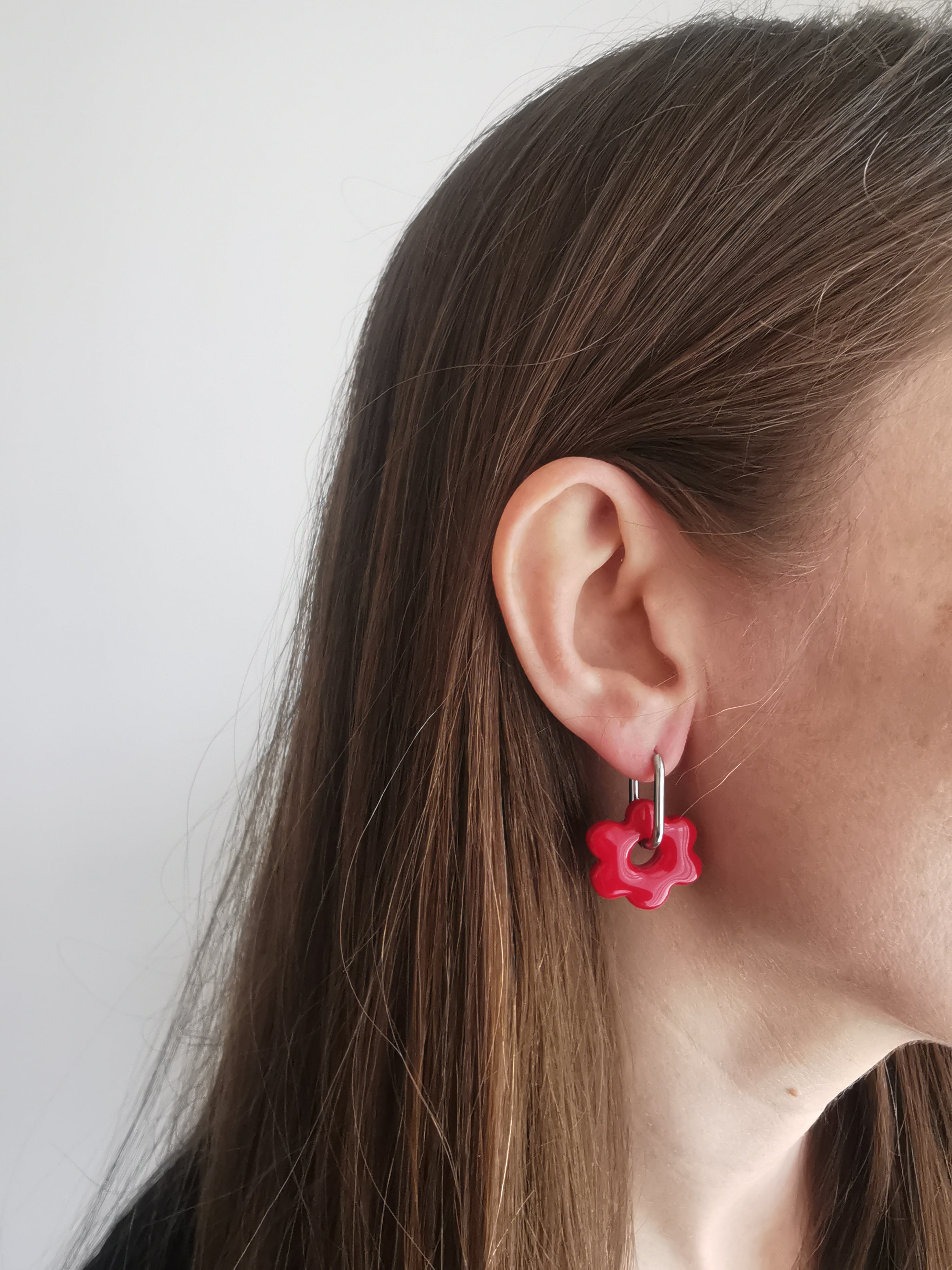 Boucles d'Oreilles Fleur rouge cerise, Bijou Fait Main en France, Acier Inoxydable 304L