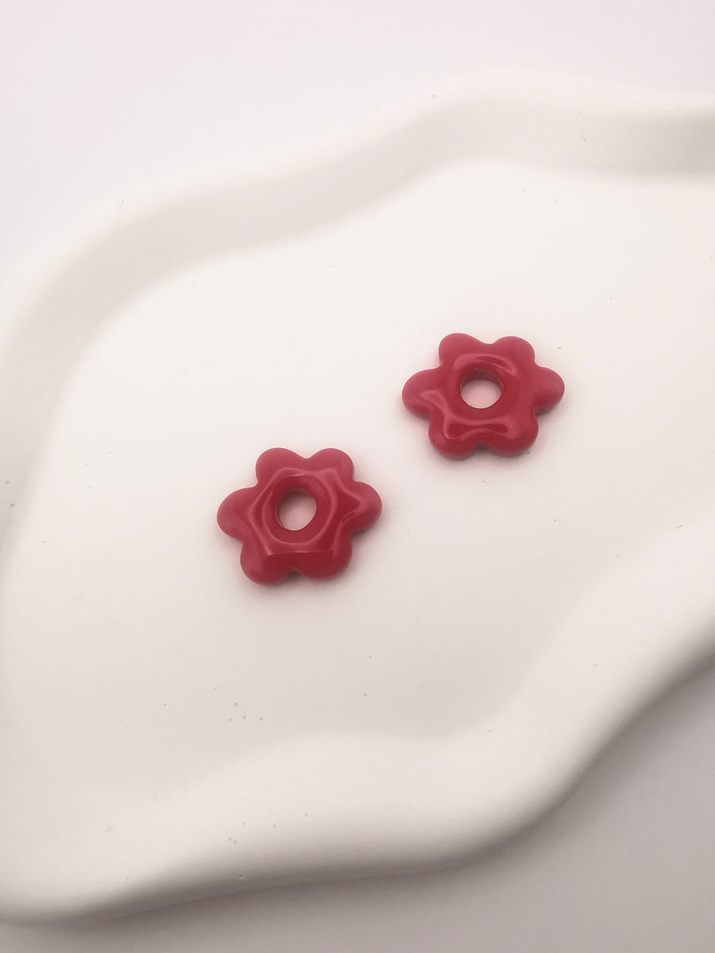 Boucles d'Oreilles Fleur rouge cerise, Bijou Fait Main en France, Acier Inoxydable 304L