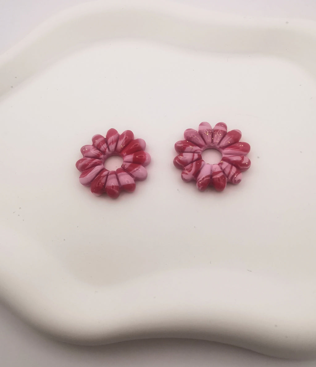 Boucles d'Oreilles Marguerite marbré Rouge/Rose et Or, Bijou Fait Main en France, Acier Inoxydable 304L