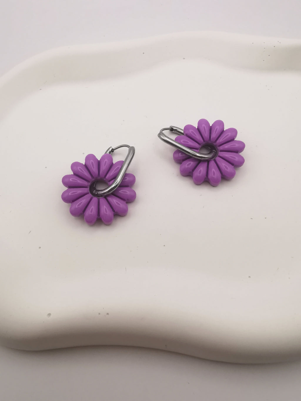 Boucles d'Oreilles Marguerite lilas, Bijou Fait Main en France, Acier Inoxydable 304L