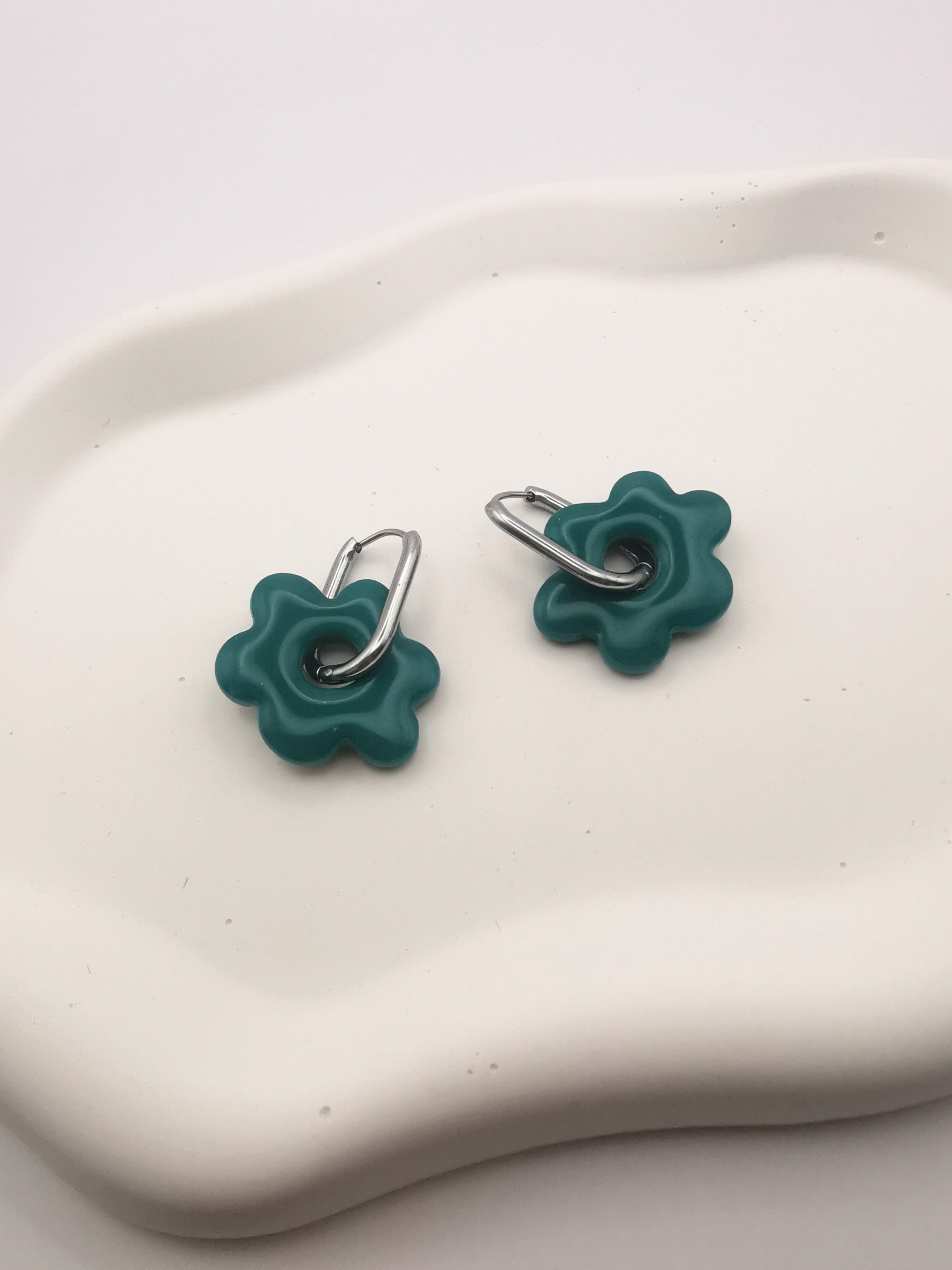 Boucles d'Oreilles Fleur vert émeraude, Bijou Fait Main en France, Acier Inoxydable 304L