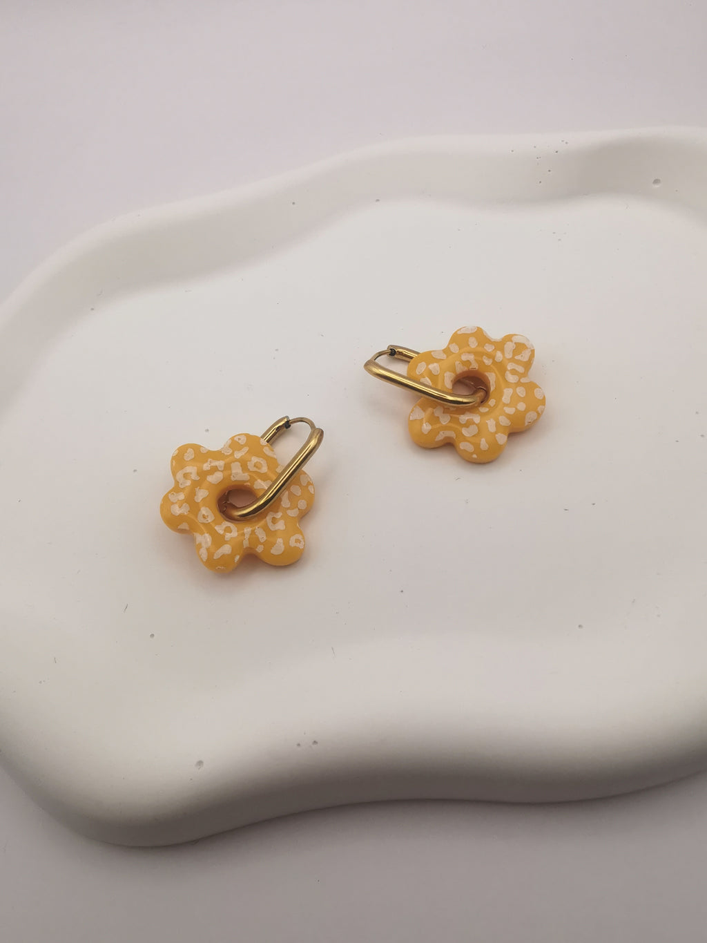 Boucles d'Oreilles Fleur léopard jaune, Bijou Fait Main en France, Acier Inoxydable 304L