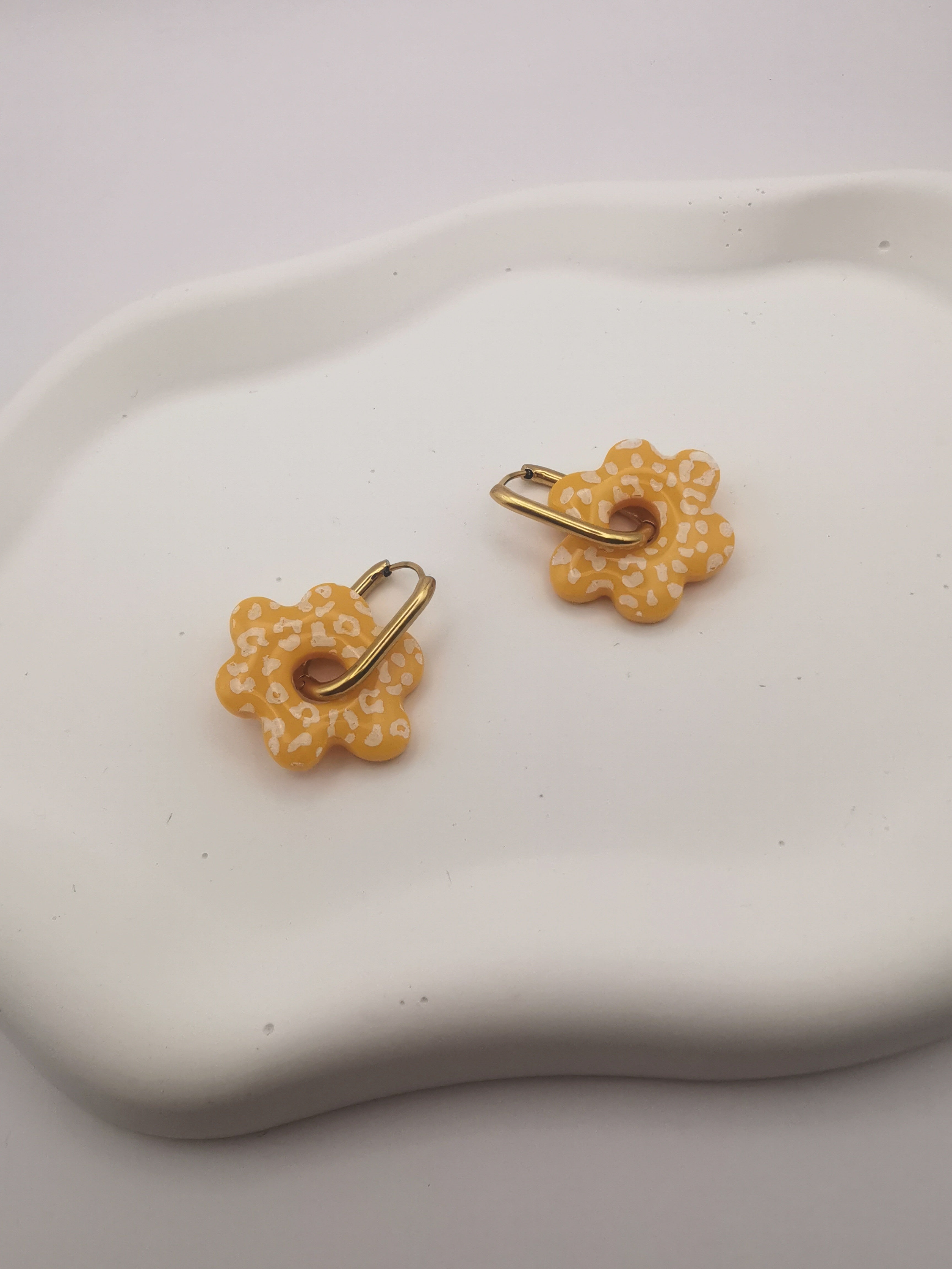 Boucles d'Oreilles Fleur léopard jaune, Bijou Fait Main en France, Acier Inoxydable 304L