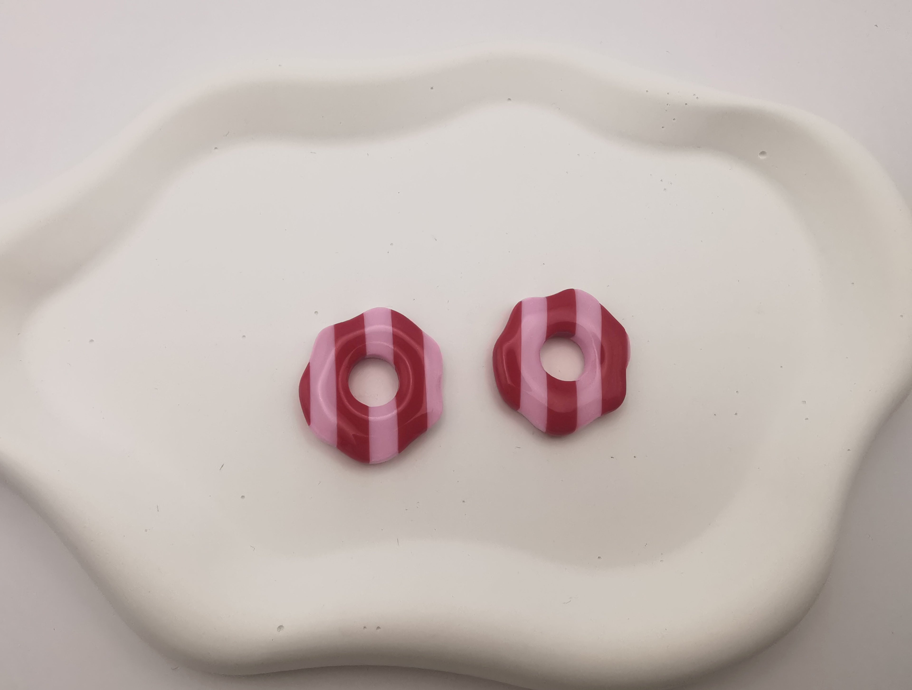 Boucles d'Oreilles Rondes "Wavy" rayées Rouge/Rose , Bijou Fait Main en France, Acier Inoxydable 304L