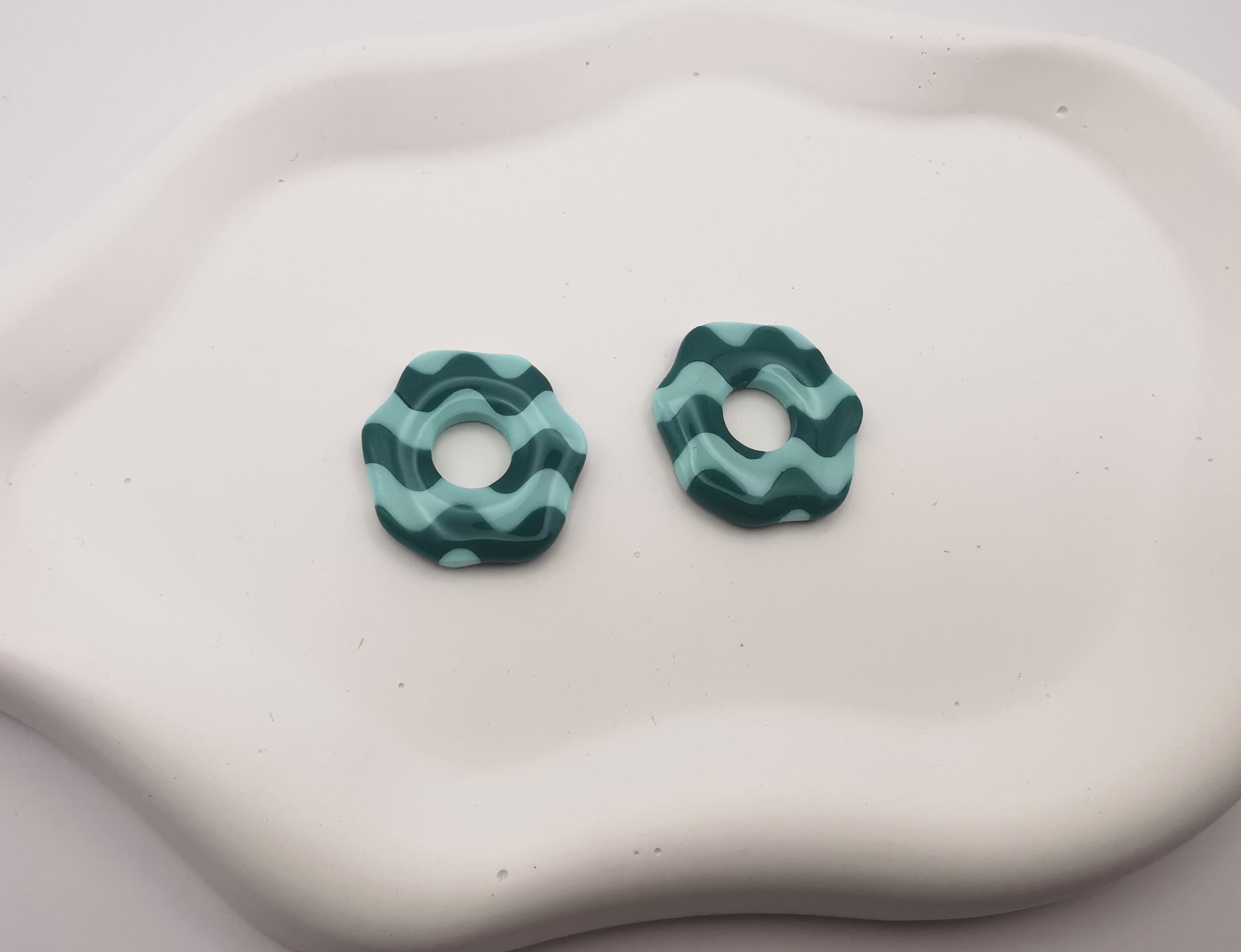 Boucles d'Oreilles Rondes "Wavy" vagues Émeraude/Vert menthe , Bijou Fait Main en France, Acier Inoxydable 304L